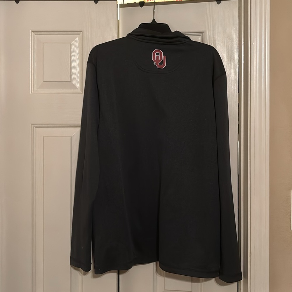 Men's Oklahoma Sooner Champion brand 1/4 zip. - Picture 2 of 3